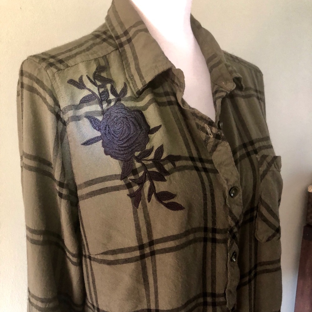 Time and Tru olive green long sleeve button shirt